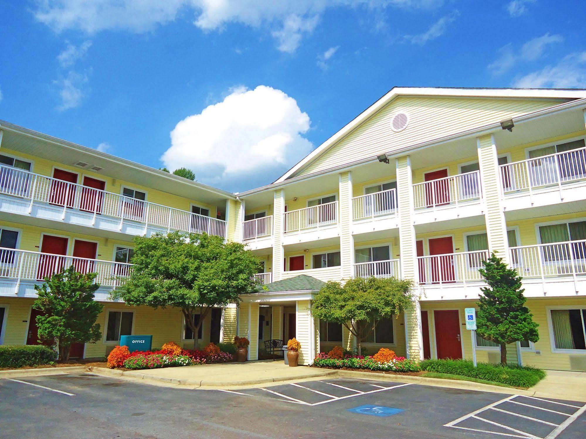 Hometowne Studios By Red Roof Winston-Salem - University Pkwy Ngoại thất bức ảnh